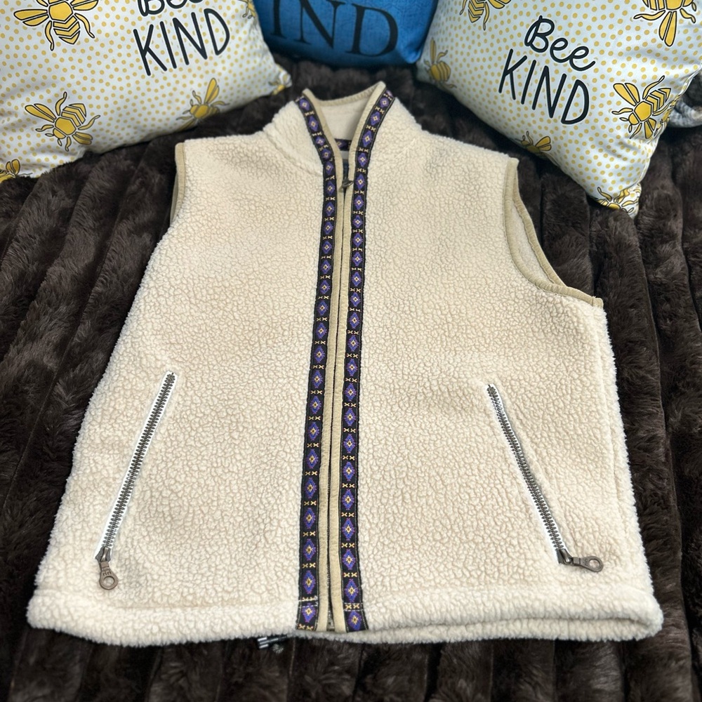 🌸🎉HP🎉 Vintage Alf by Kuhl Vest with Purple Trim sz: small